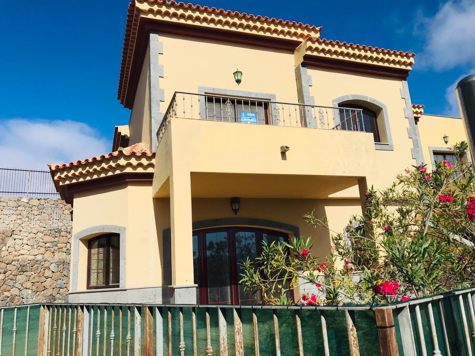 VENDITA VILLA PIGNORATA A GRAN CANARIA ZONA MASPALOMAS ISOLE CANARIE NEL RESORT DI LUSSO SALOBRE GOLF