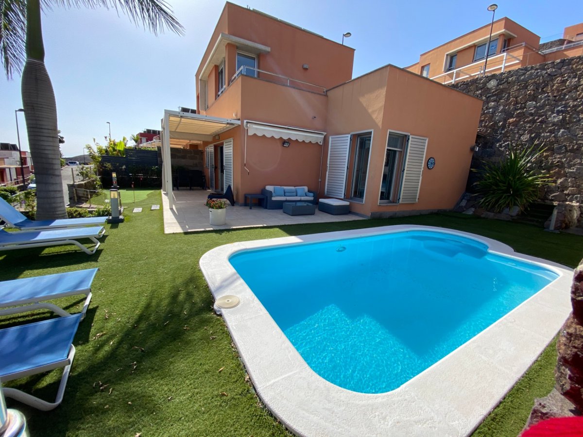 VENDITA CHALET CON PISCINA PRIVATA IN SALOBRE GOLF MASPALOMAS