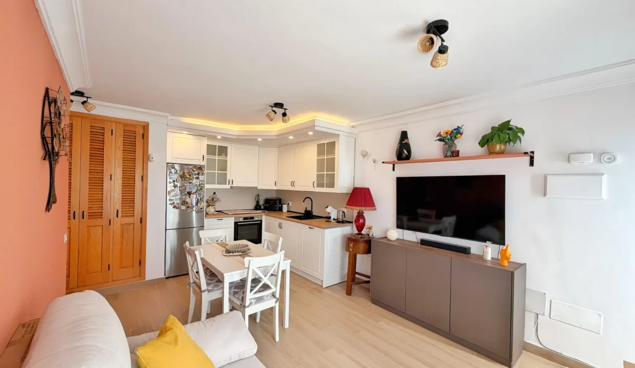 appartamento-costa-del-silencio-tenerife-soggiorno-cucina-08