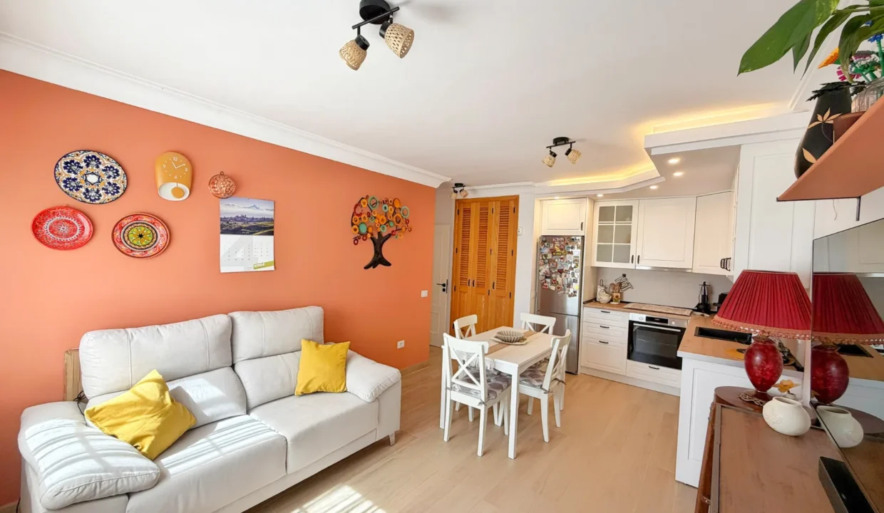 appartamento-costa-del-silencio-tenerife-soggiorno-cucina-divano-12